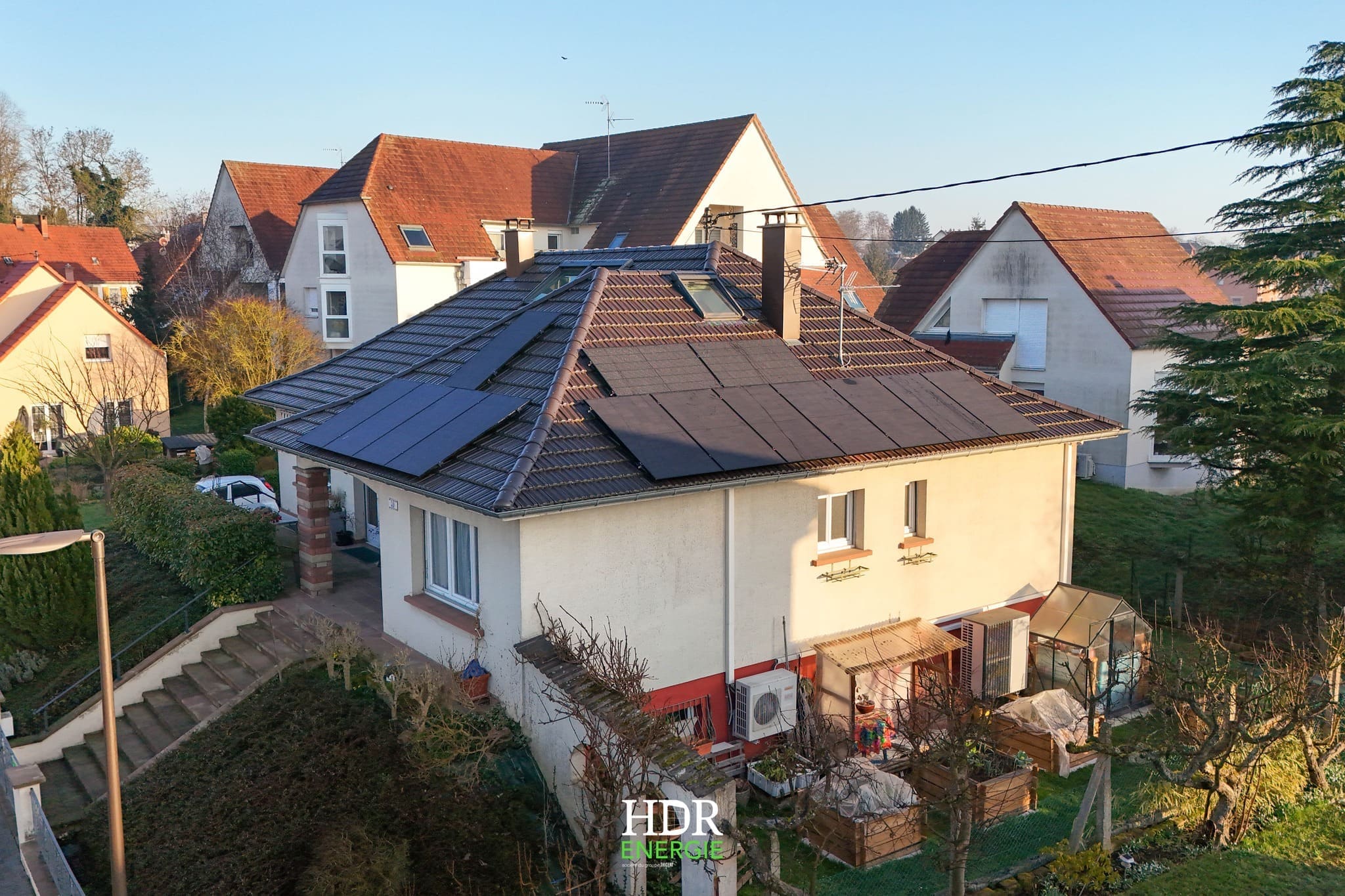Installation photovoltaïque – sur toiture de maison – 7 kWc + batterie de stockage ATMOCE M-ELV